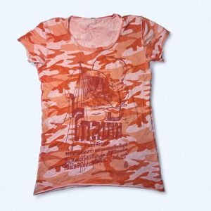 Pink & Orange Camo Graphic Baby Tee Thai Script Raw Hem